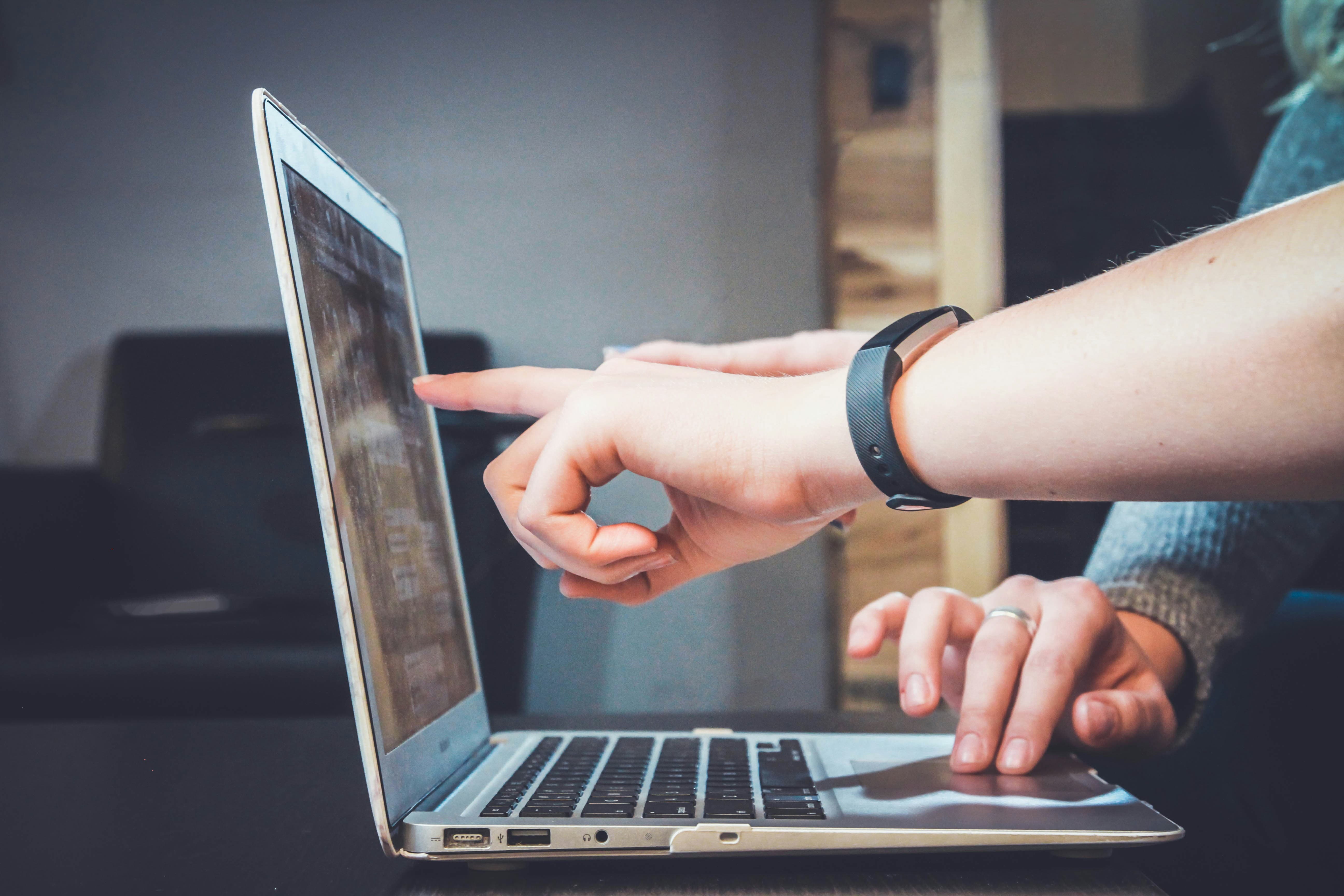 Gerichtsentscheid macht den Weg frei für digitale zugestellte Gehaltsabrechnung – e-Gehalt SAP® Schnittstelle als perfekte Lösung